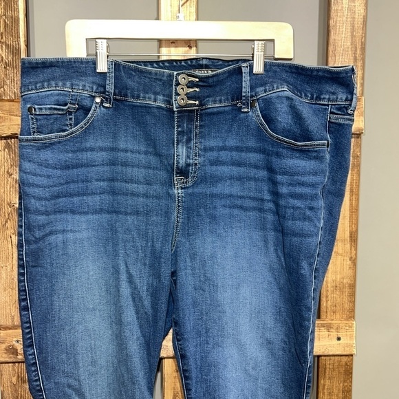 Torrid three button zipper closure denim jeggings. Size 22S. EUC. - Picture 2 of 7